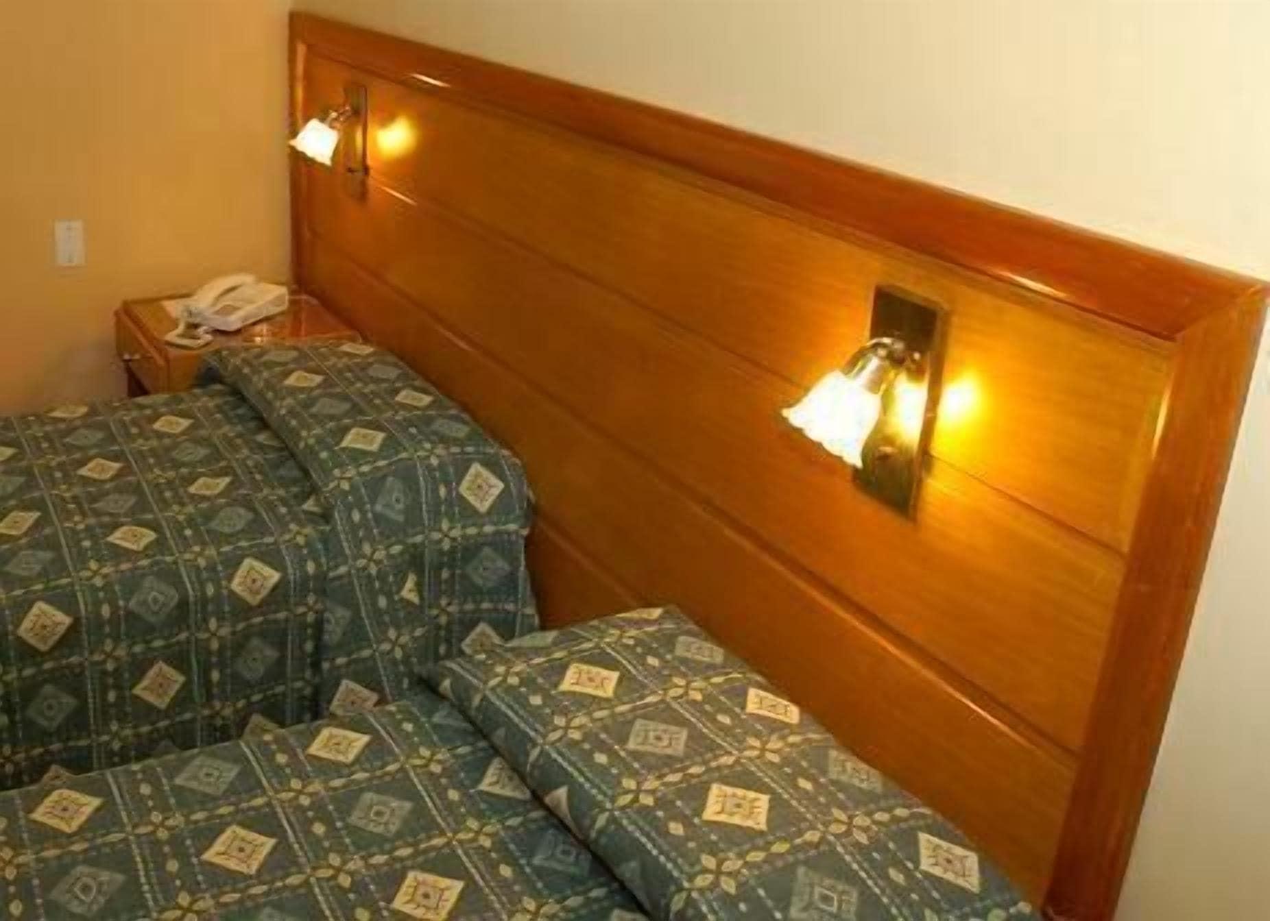 Hotel Provincial Mendoza Bagian luar foto
