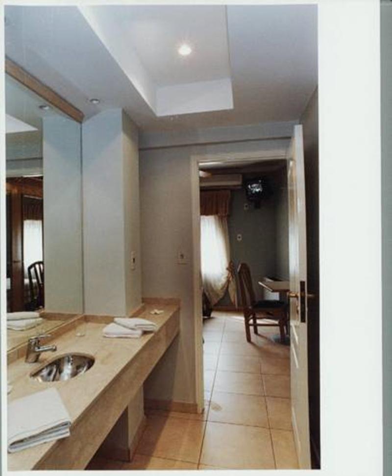 Hotel Provincial Mendoza Bagian luar foto