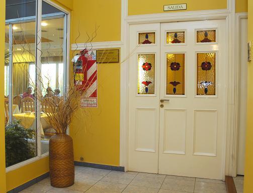 Hotel Provincial Mendoza Bagian luar foto